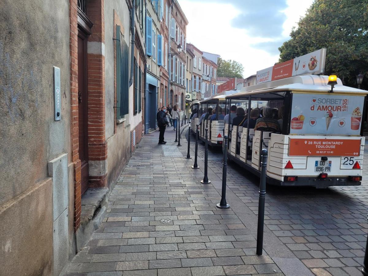 Toulouse - Basilique St-Sernin------- Netflix Exterior photo